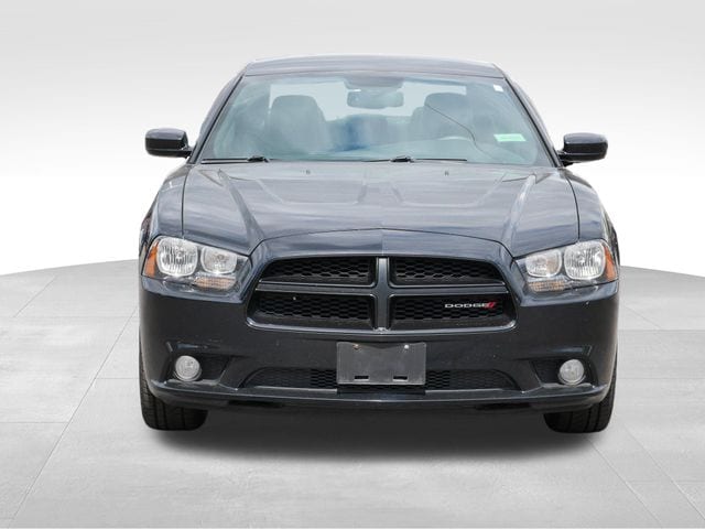 Used 2014 Dodge Charger SXT with VIN 2C3CDXJG6EH116252 for sale in Burnsville, Minnesota