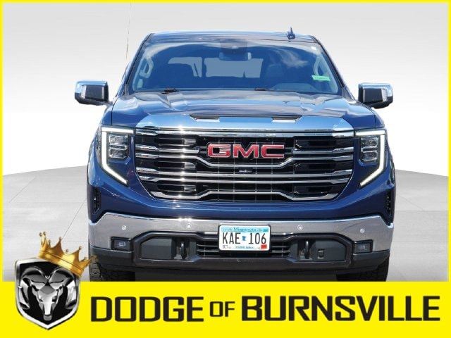 Used 2022 GMC Sierra 1500 SLT with VIN 1GTUUDET2NZ549864 for sale in Burnsville, Minnesota