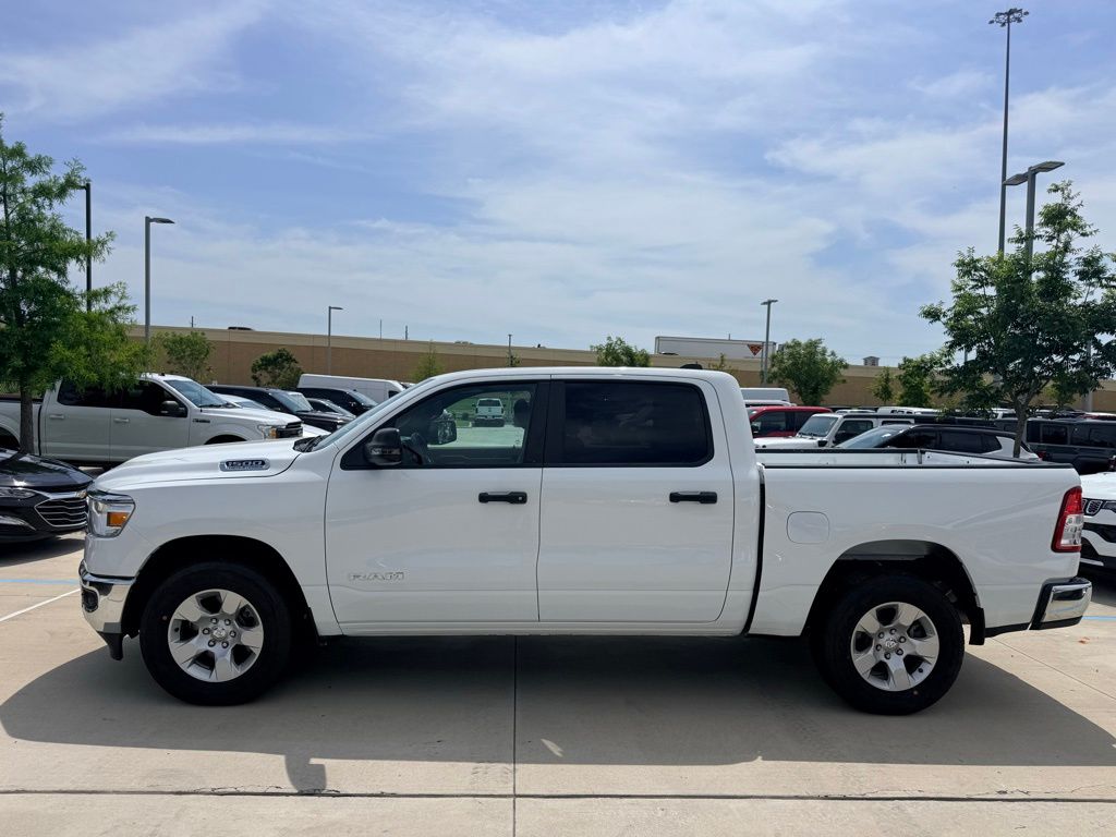 2023 RAM 1500 Big Horn/Lone Star 4x4 Crew Cab 5'7's photo