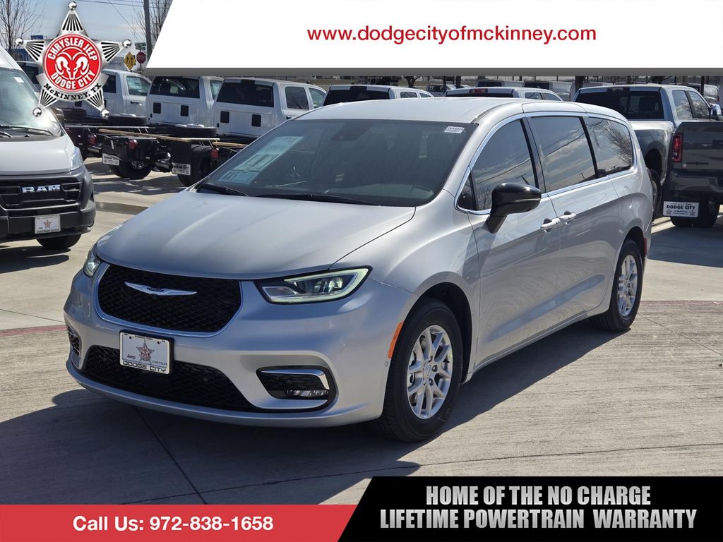 2026 Chrysler Pacifica Passenger Van 