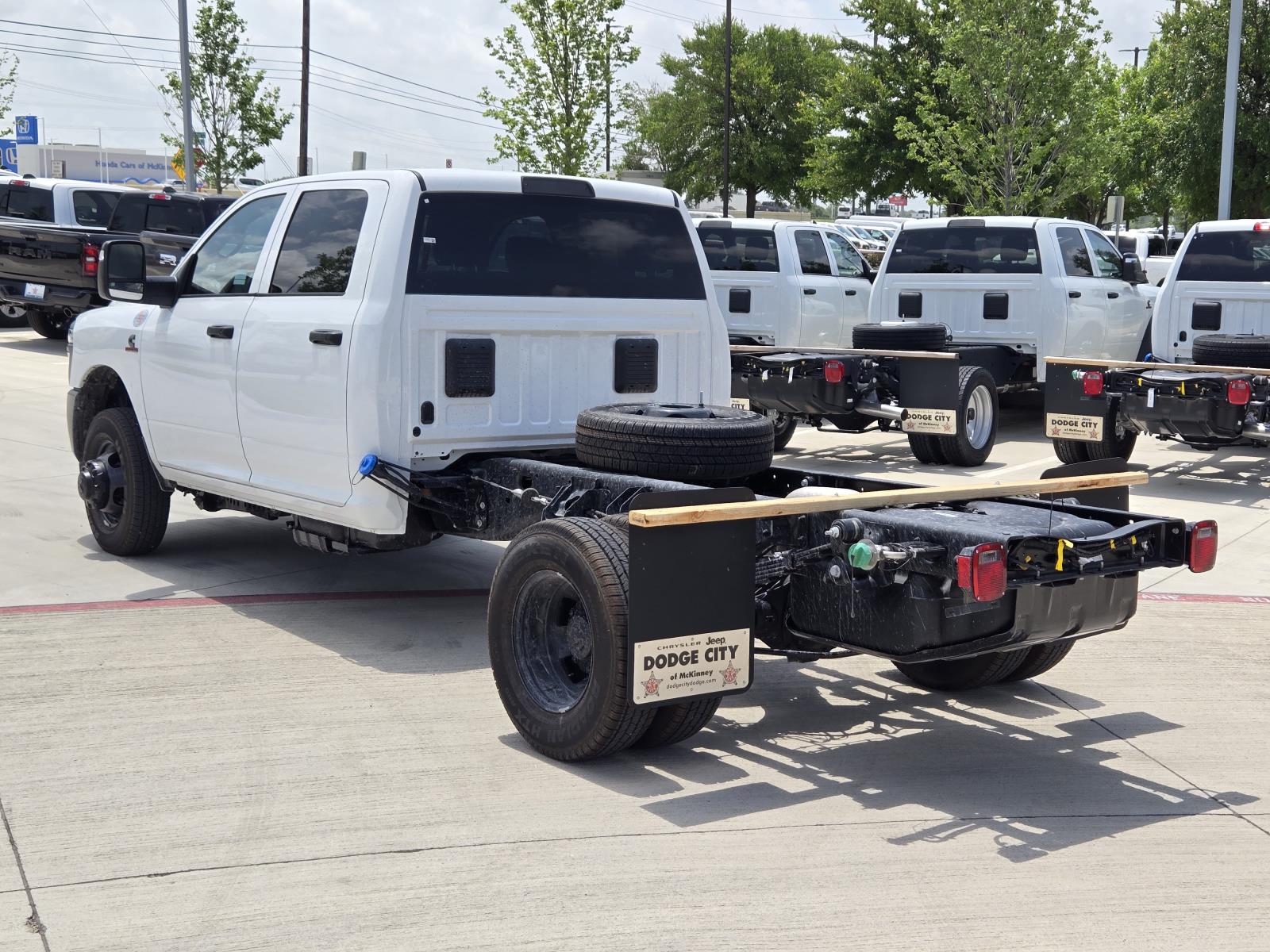 2025 Ram 3500 Tradesman photo 3