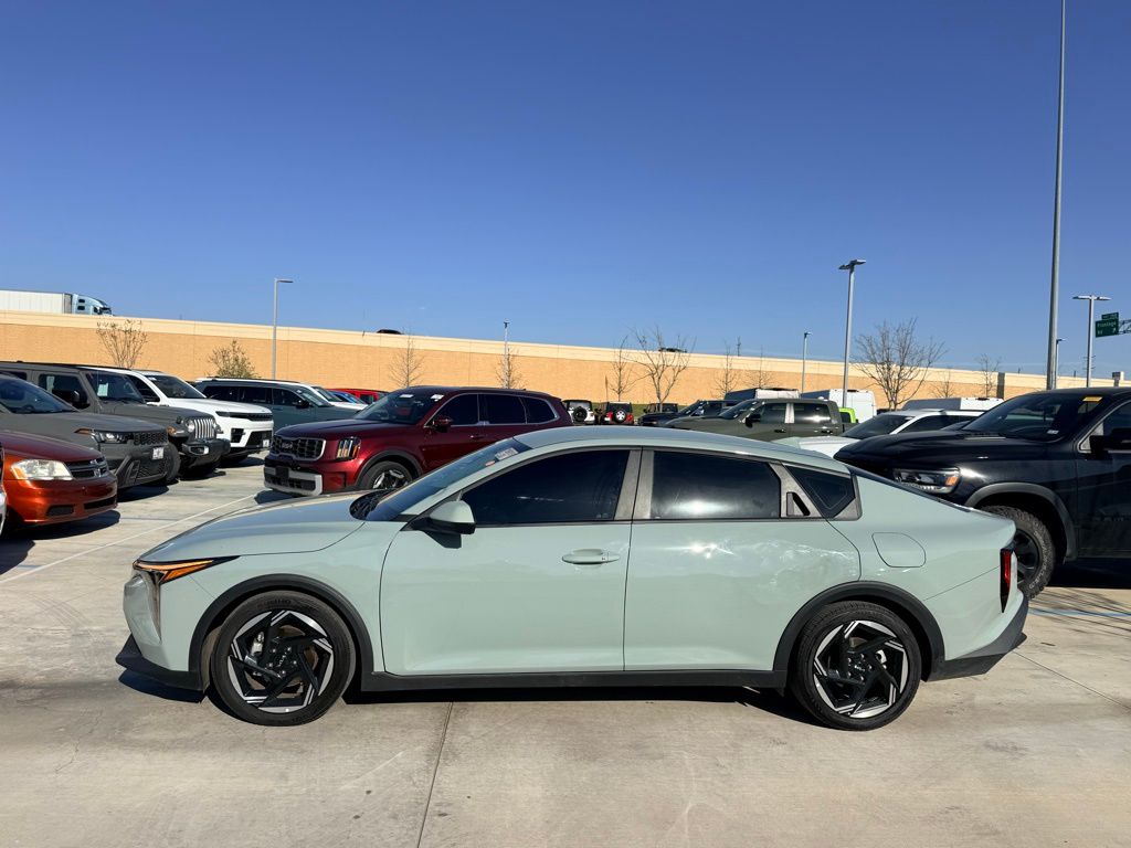 2025 Kia K4 EX