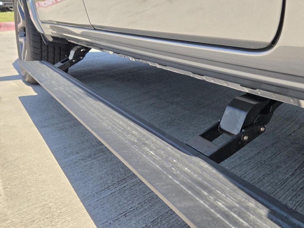 2026 RAM 1500 Laramie - Photo 6