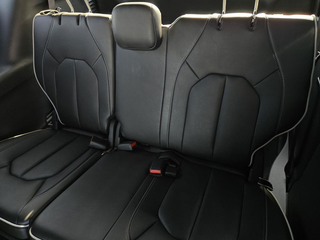 2026 Chrysler Pacifica Limited - Photo 13