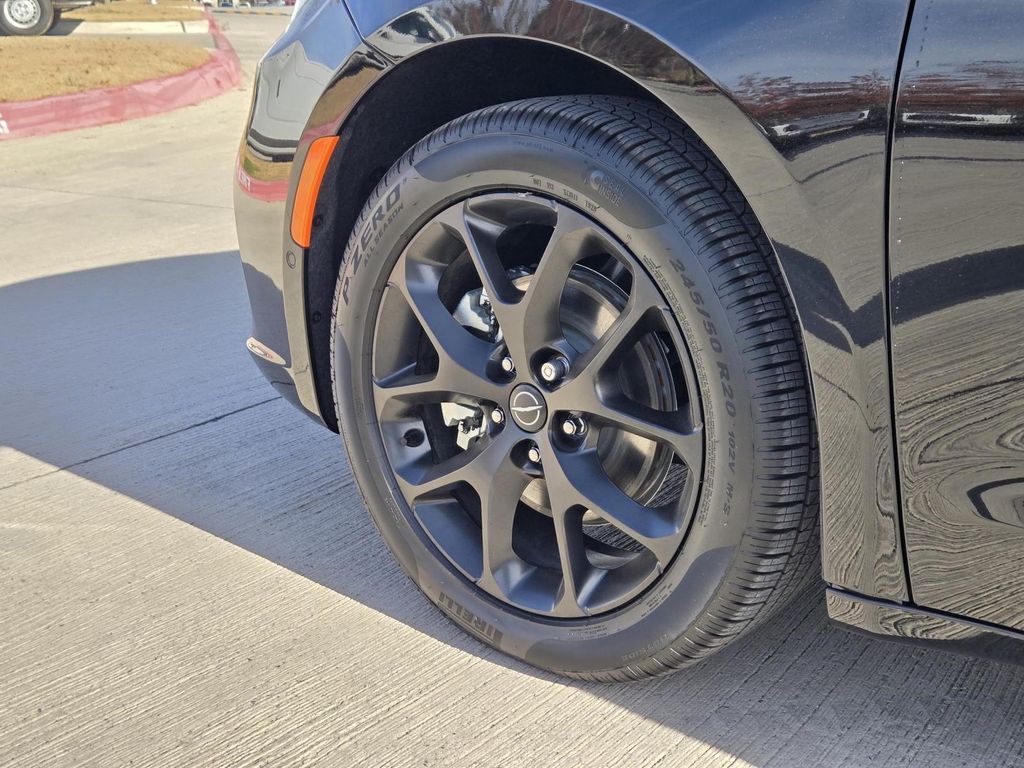 2026 Chrysler Pacifica Limited - Photo 6