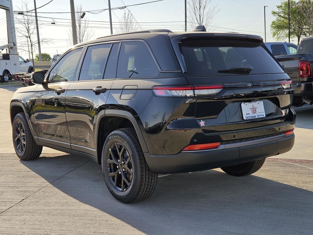 New 2026 Jeep Grand Cherokee Laredo Sport Utility