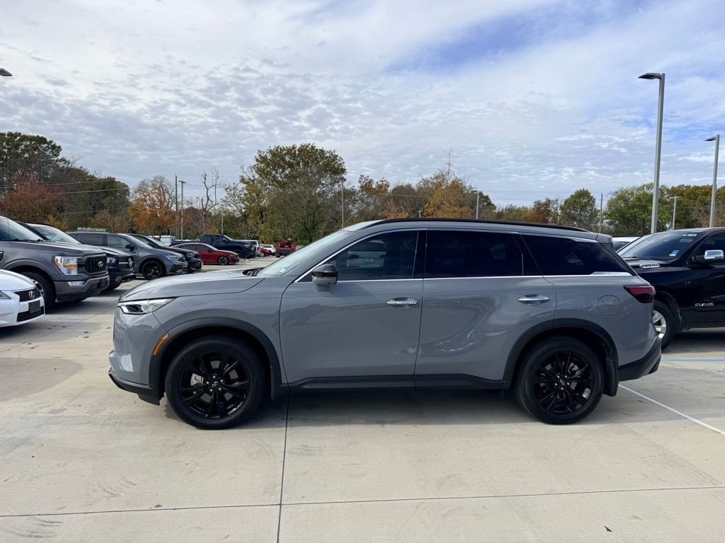 2025 INFINITI QX60 LUXE's photo