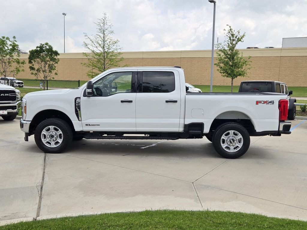 Used 2025 Ford F-250SD XLT Crew Cab