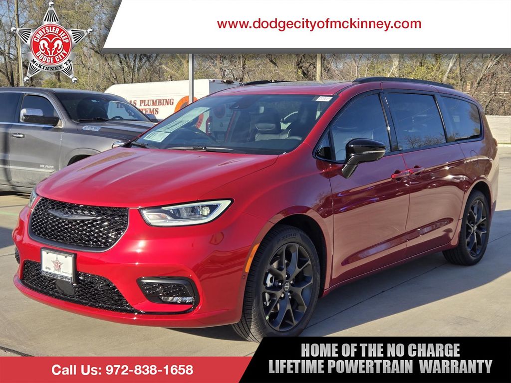 2026 Chrysler Pacifica Passenger Van 