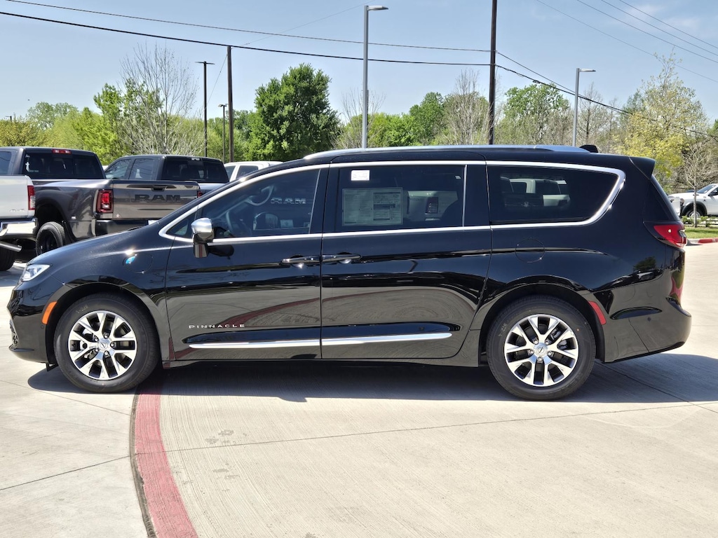 New 2025 Chrysler Pacifica Hybrid PACIFICA PLUG-IN HYBRID PINNACLE Passenger Van