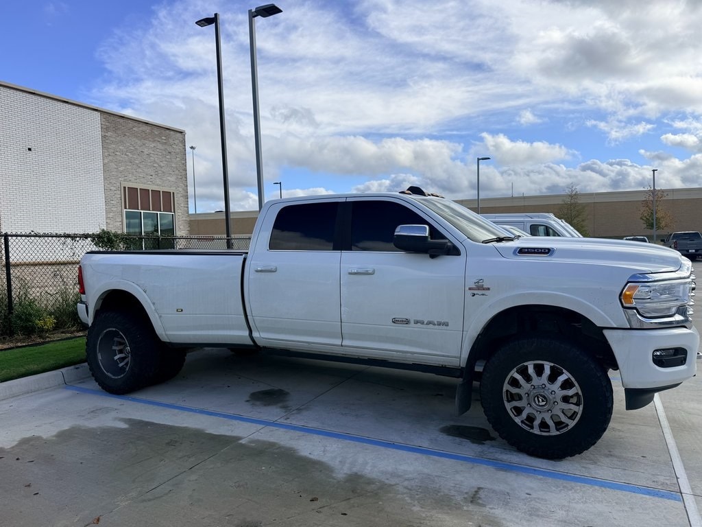 2022 Ram 3500 Crew Cab 