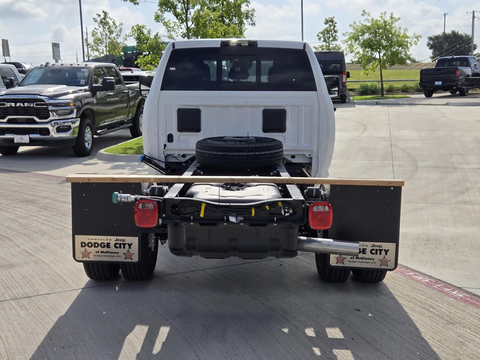 2025 Ram 3500 Tradesman photo 4