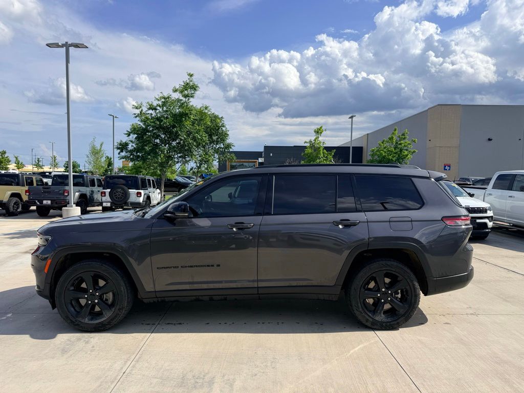 2022 Jeep Grand Cherokee L Altitude 4x4's photo