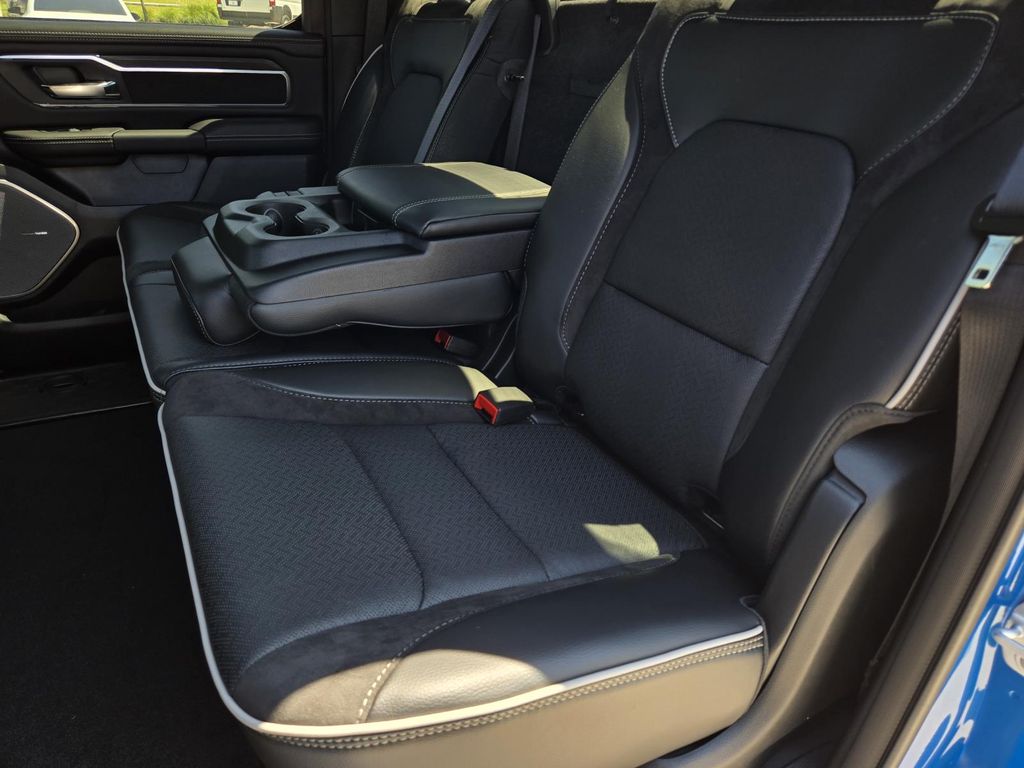 2026 RAM 1500 Laramie - Photo 15