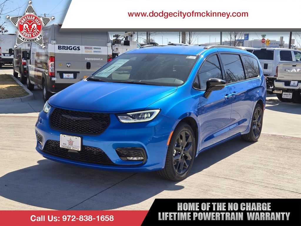 2026 Chrysler Pacifica Select