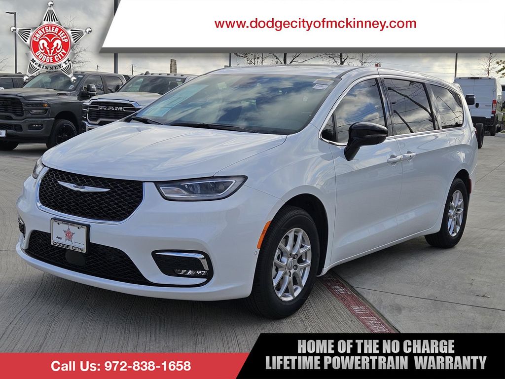 2026 Chrysler Pacifica Passenger Van 