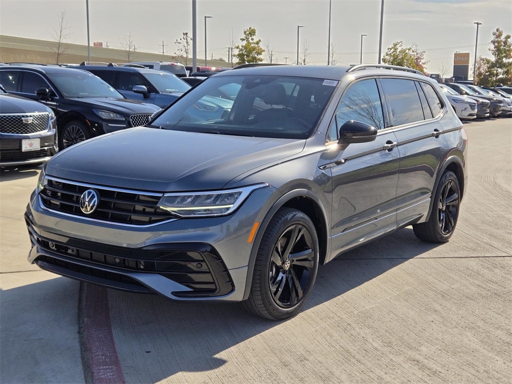 2023 Volkswagen Tiguan SE R-LINE BLACK