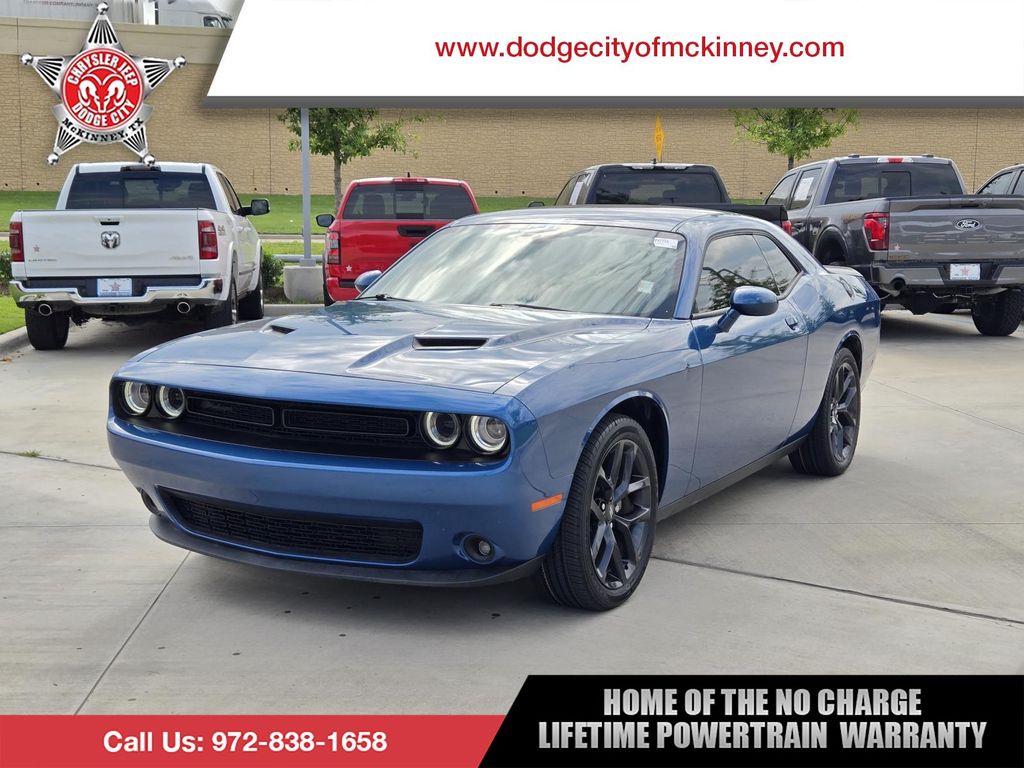2022 Dodge Challenger SXT Auto's photo