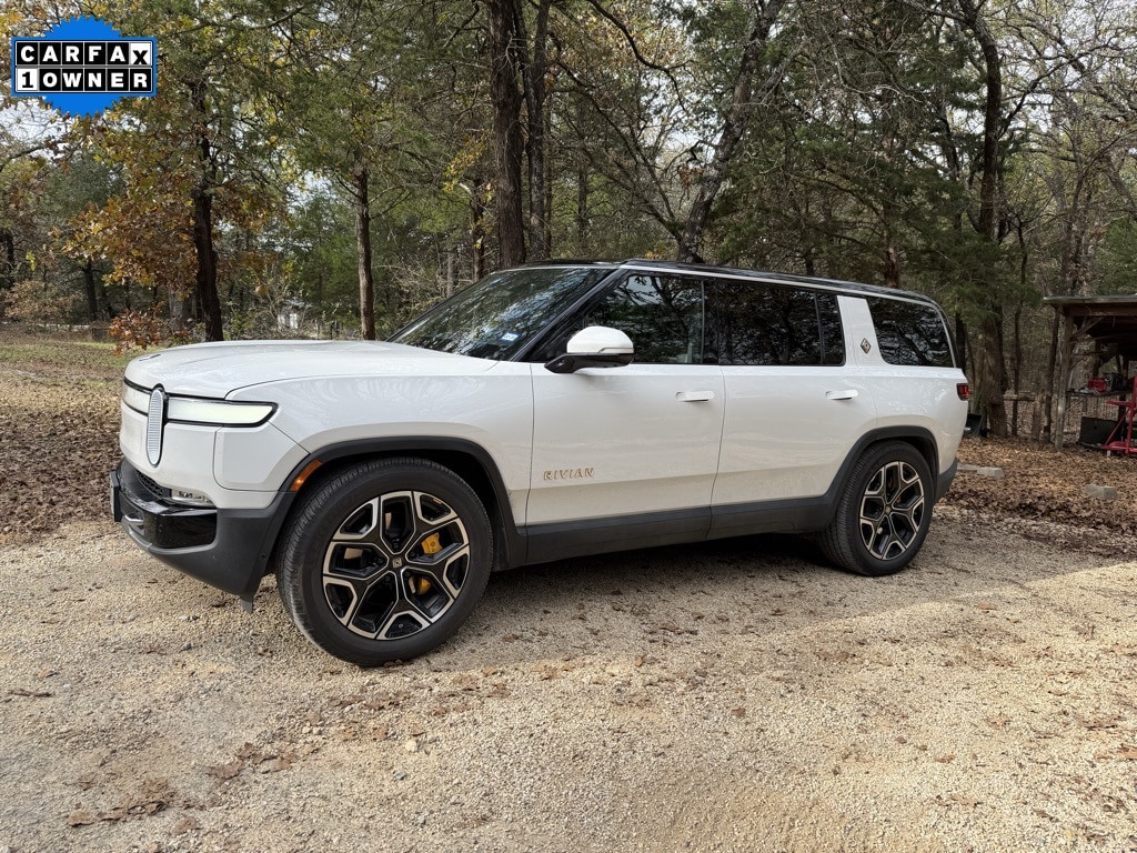 2023 Rivian R1S Adventure's photo