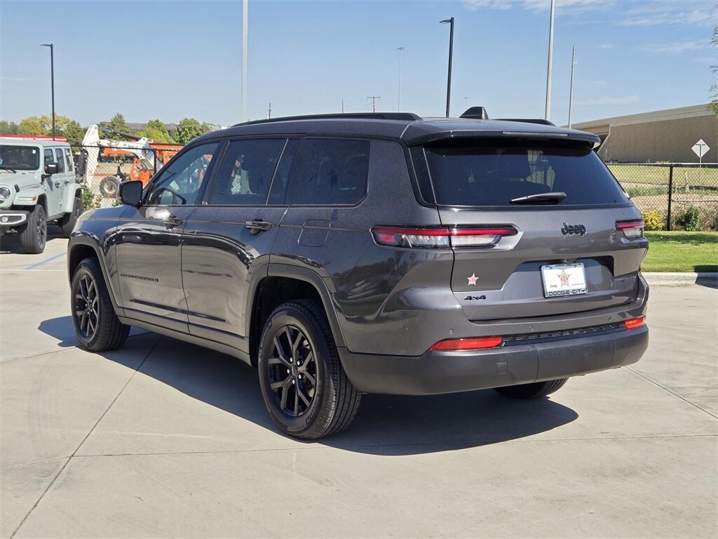 2024 Jeep Grand Cherokee Altitude photo 2