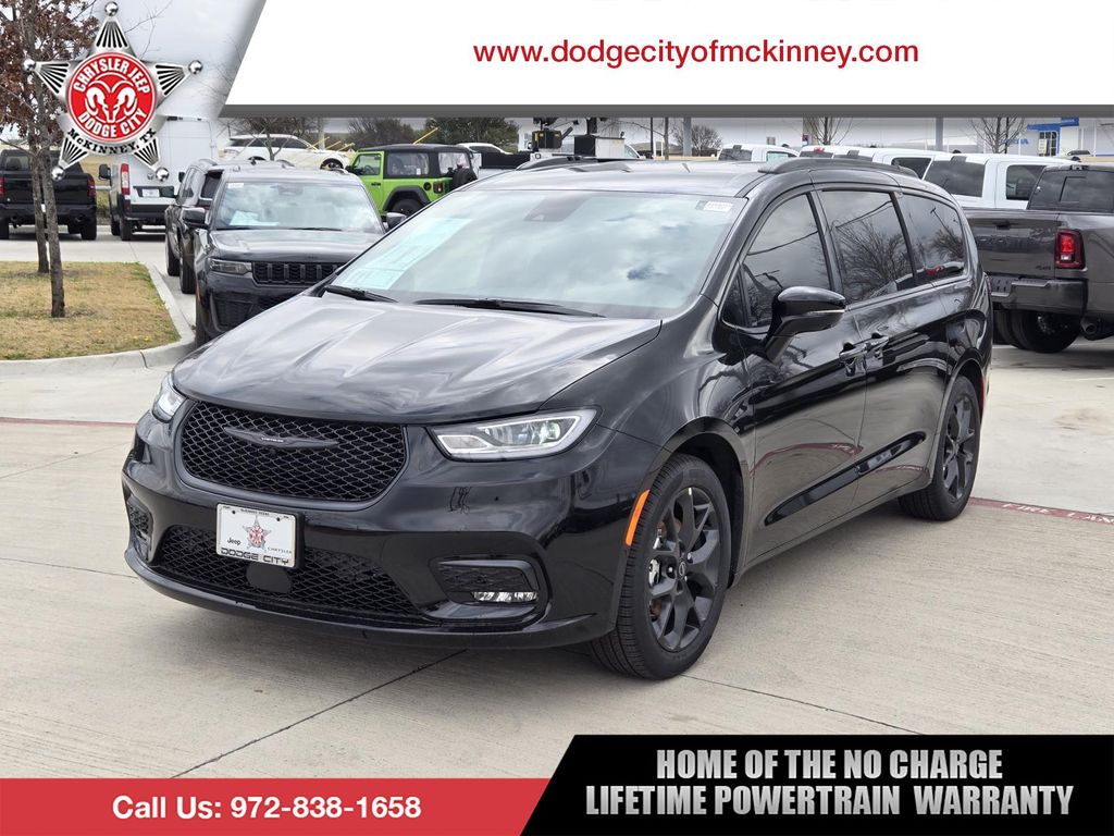 2026 Chrysler Pacifica Passenger Van 