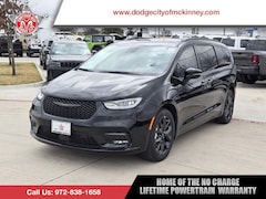 2026 Chrysler Pacifica Select Passenger Van