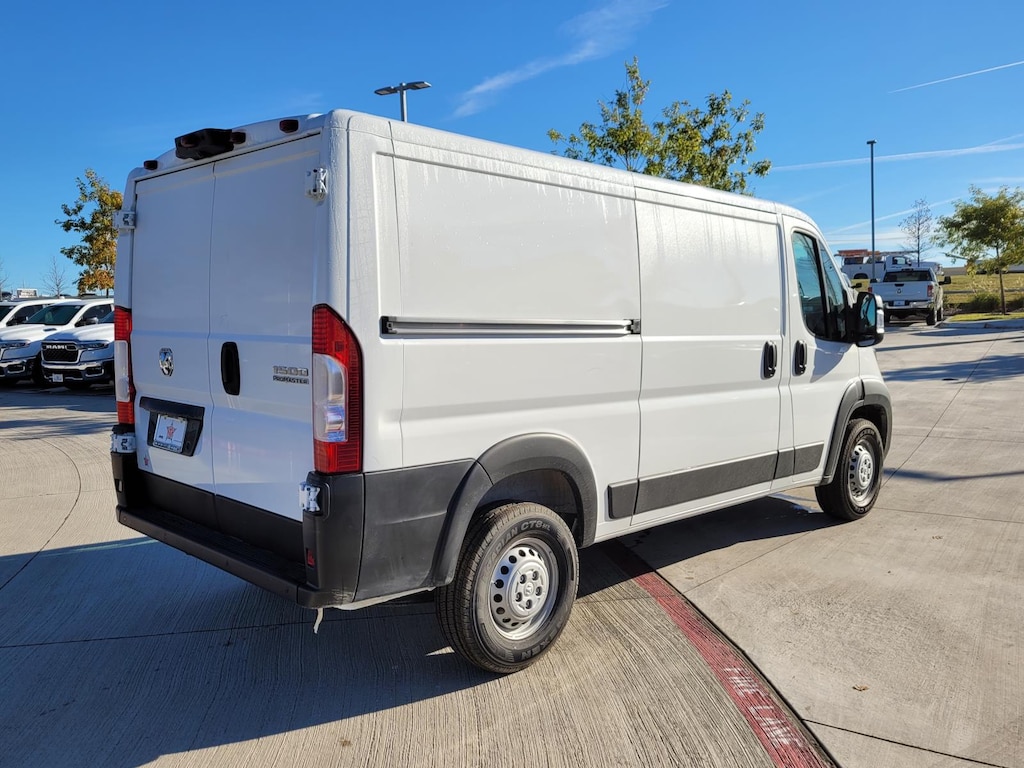 New 2025 Ram ProMaster PROMASTER 1500 TRADESMAN CARGO VAN LOW ROOF 136' W Cargo Van