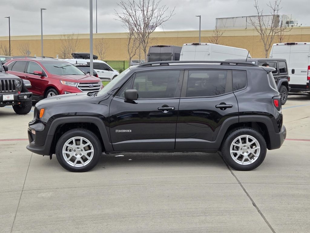 Used 2023 Jeep Renegade Latitude SUV