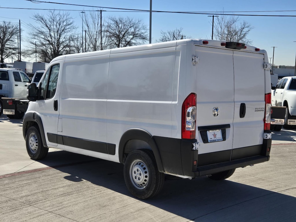 New 2025 Ram ProMaster PROMASTER 1500 TRADESMAN CARGO VAN LOW ROOF 136' W Cargo Van
