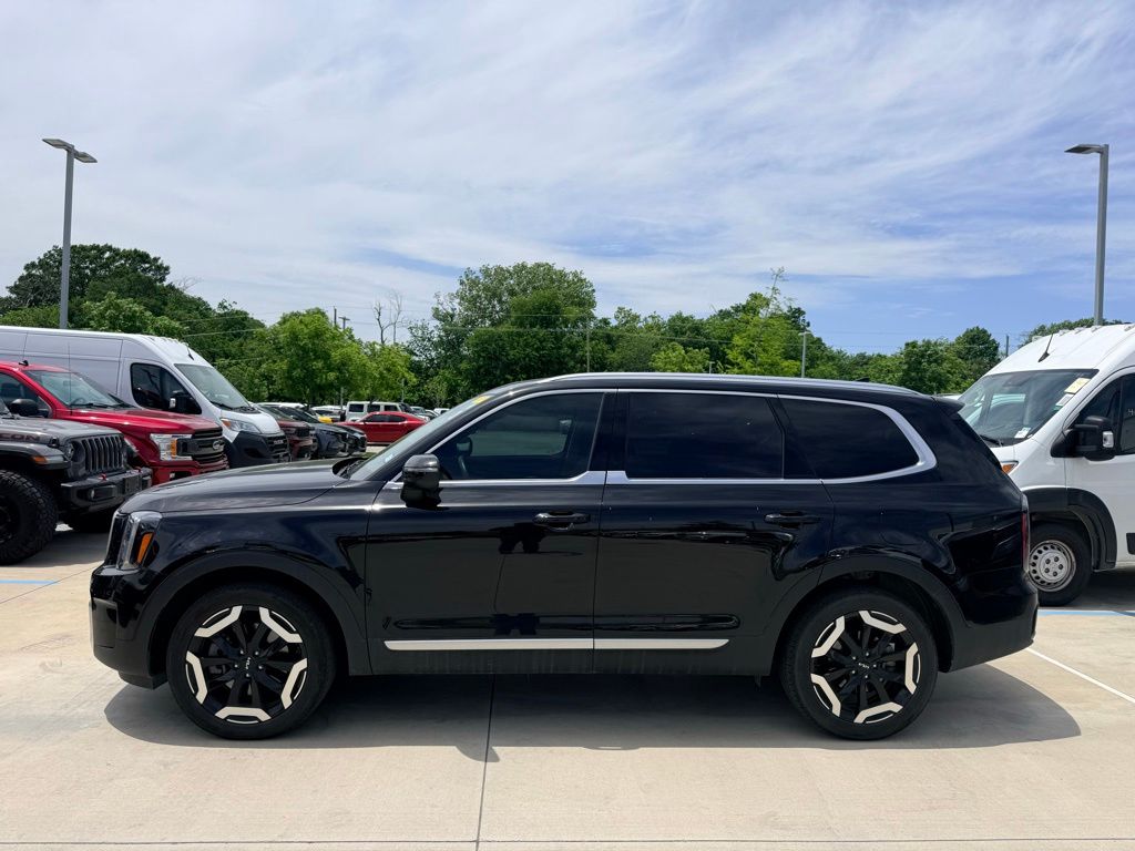 2025 Kia Telluride EX FWD's photo