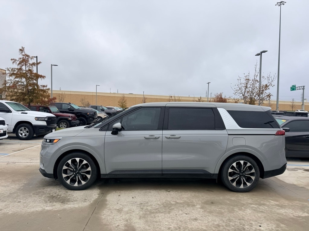 2022 Kia Carnival EX