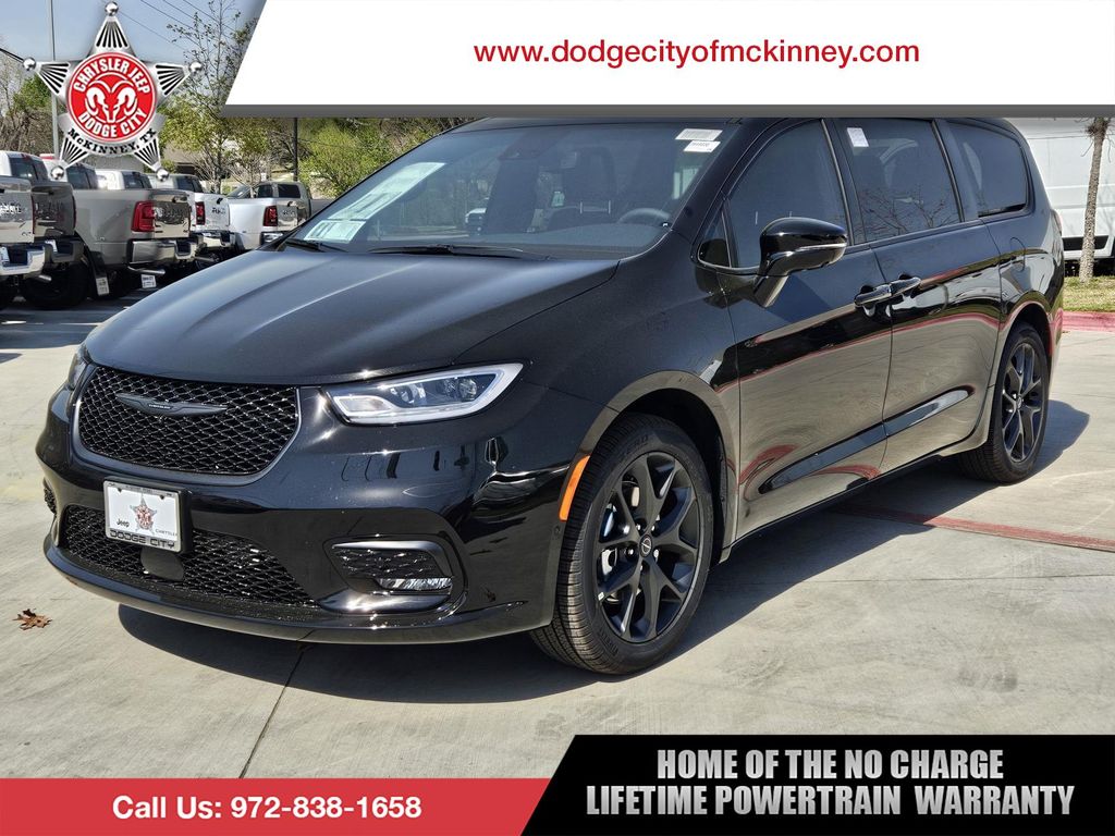 2026 Chrysler Pacifica Passenger Van 