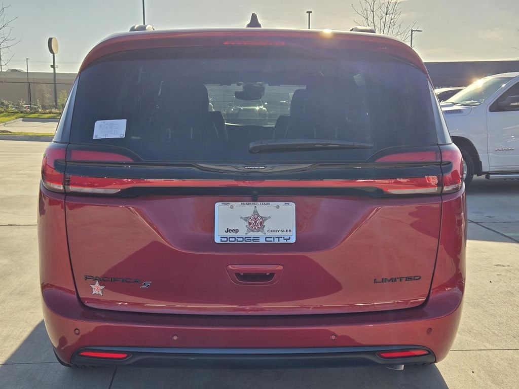 New 2026 Chrysler Pacifica Limited Passenger Van