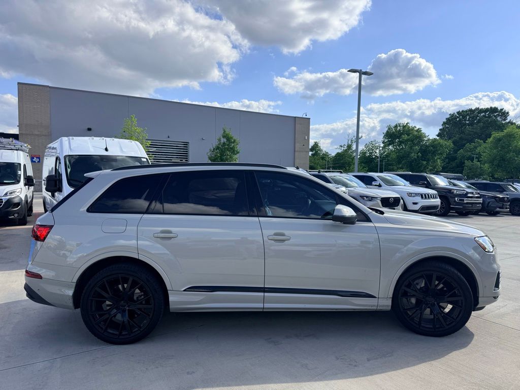 2021 Audi Q7 55 Prestige quattro Tiptronic's photo