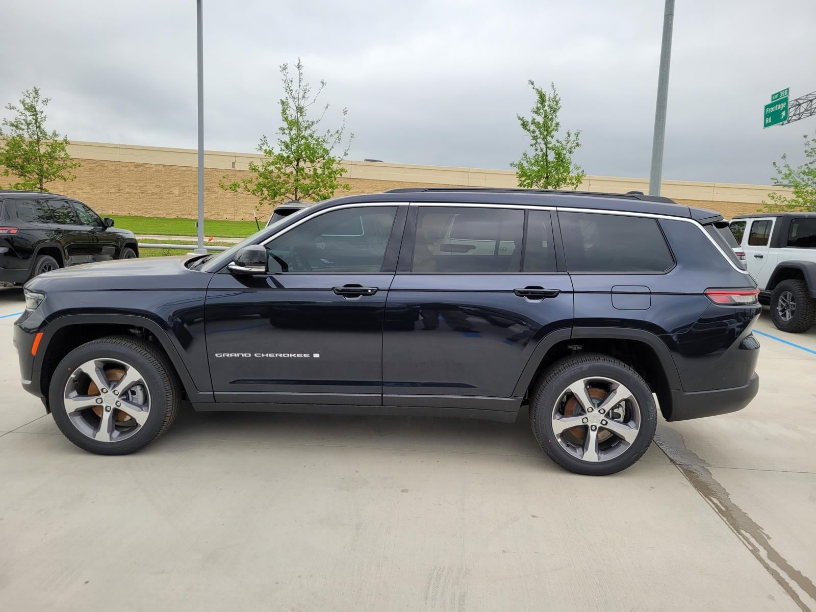 Used 2024 Jeep Grand Cherokee L Limited with VIN 1C4RJJBG3R8537965 for sale in Mckinney, TX