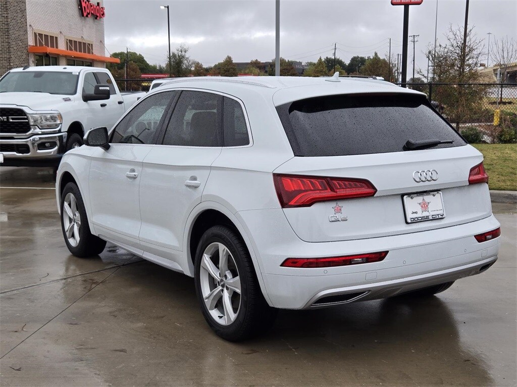 2020 Audi Q5 45 Premium photo 2