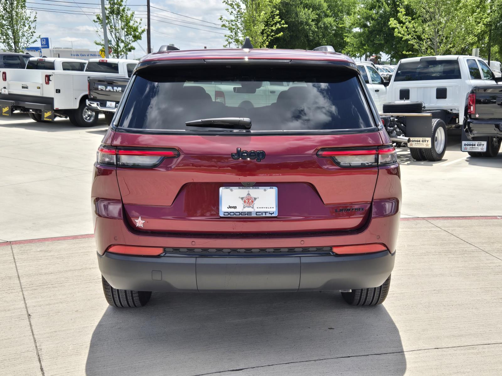 2025 Jeep Grand Cherokee Limited photo 4