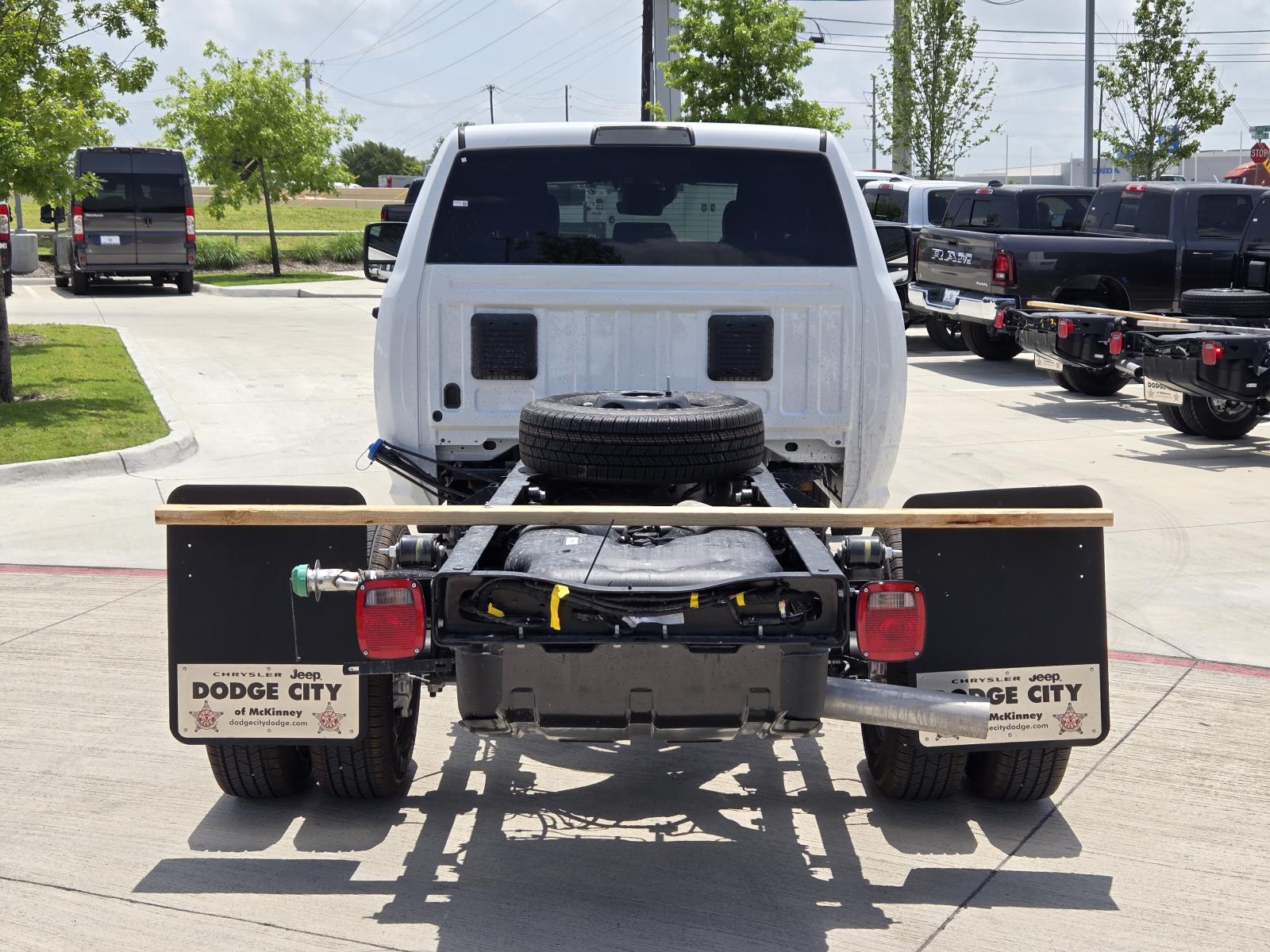 2025 Ram 3500 Tradesman photo 4