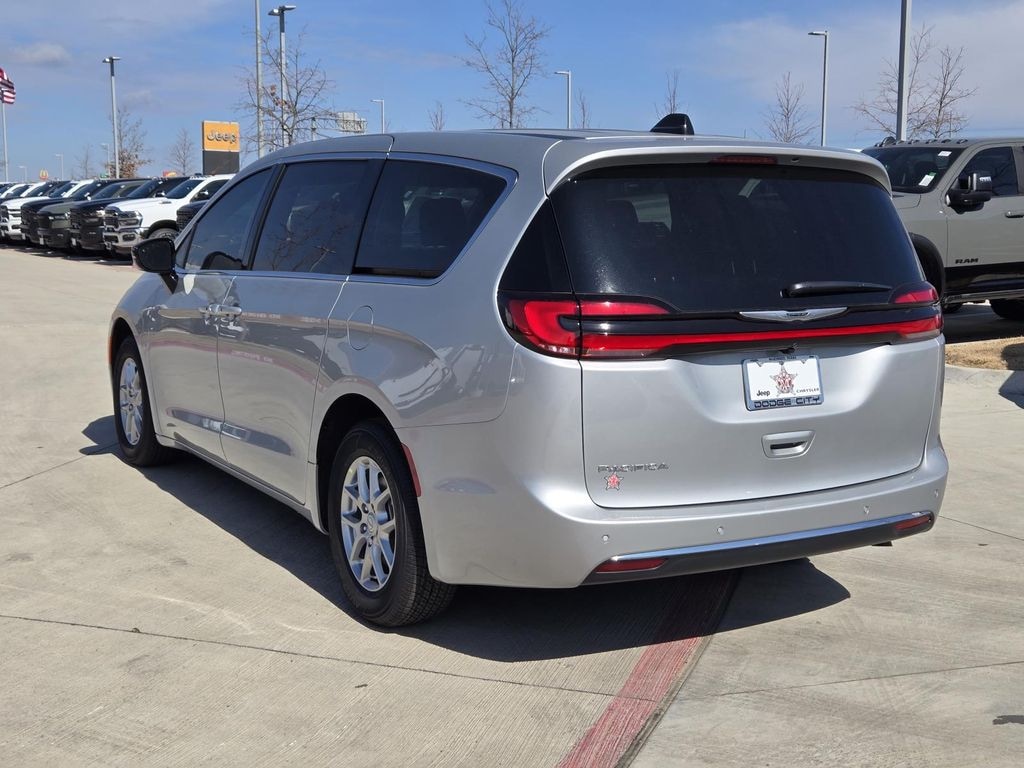 New 2026 Chrysler Pacifica Select Passenger Van