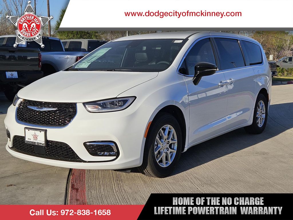 2026 Chrysler Pacifica Passenger Van 