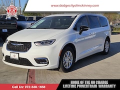 2026 Chrysler Pacifica Select Passenger Van