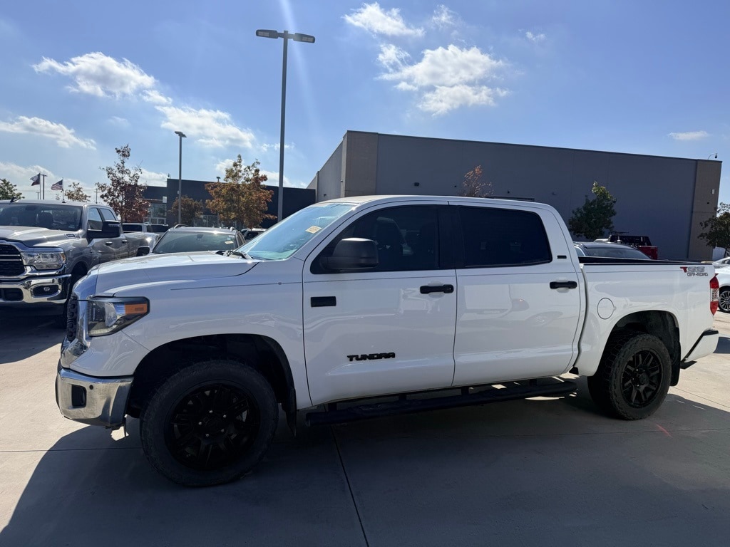 2021 Toyota Tundra SR5's photo