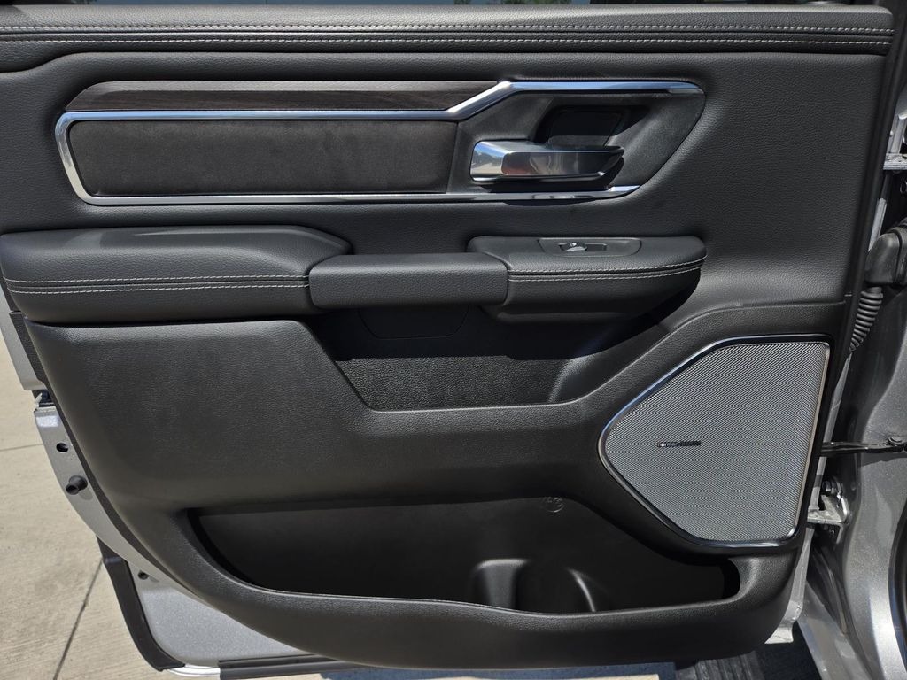 2026 RAM 1500 Laramie - Photo 13