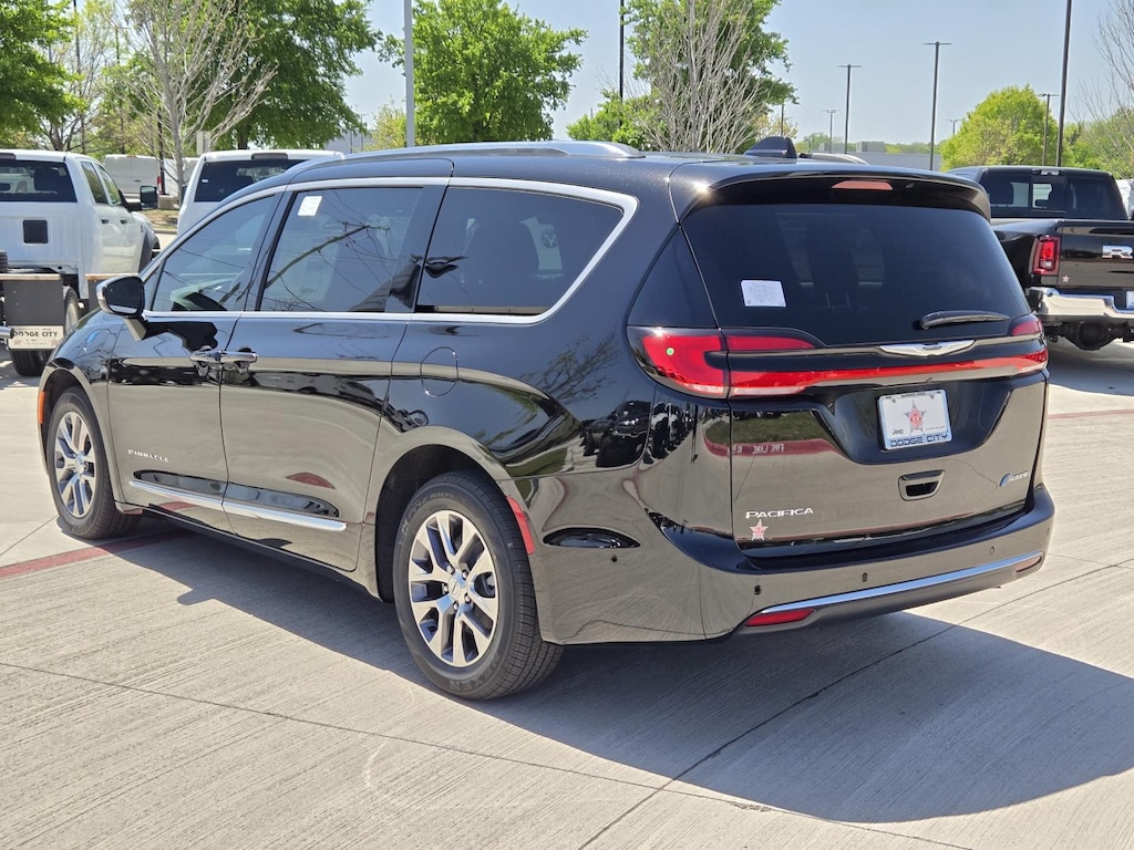 New 2025 Chrysler Pacifica Hybrid PACIFICA PLUG-IN HYBRID PINNACLE Passenger Van