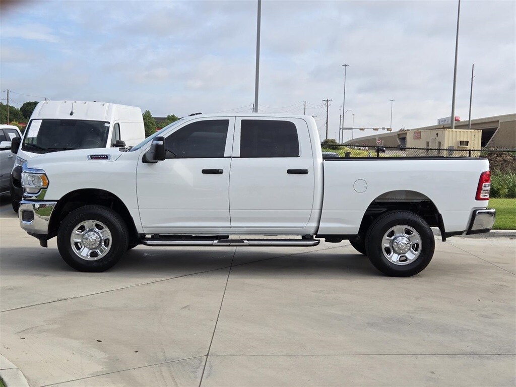 2024 Ram 2500 Tradesman photo 3