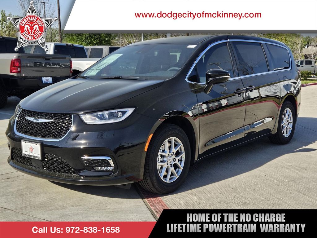 2026 Chrysler Pacifica Passenger Van 