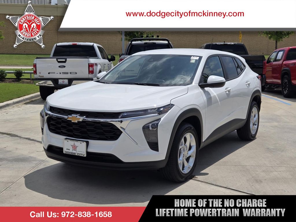 2025 Chevrolet Trax LS's photo