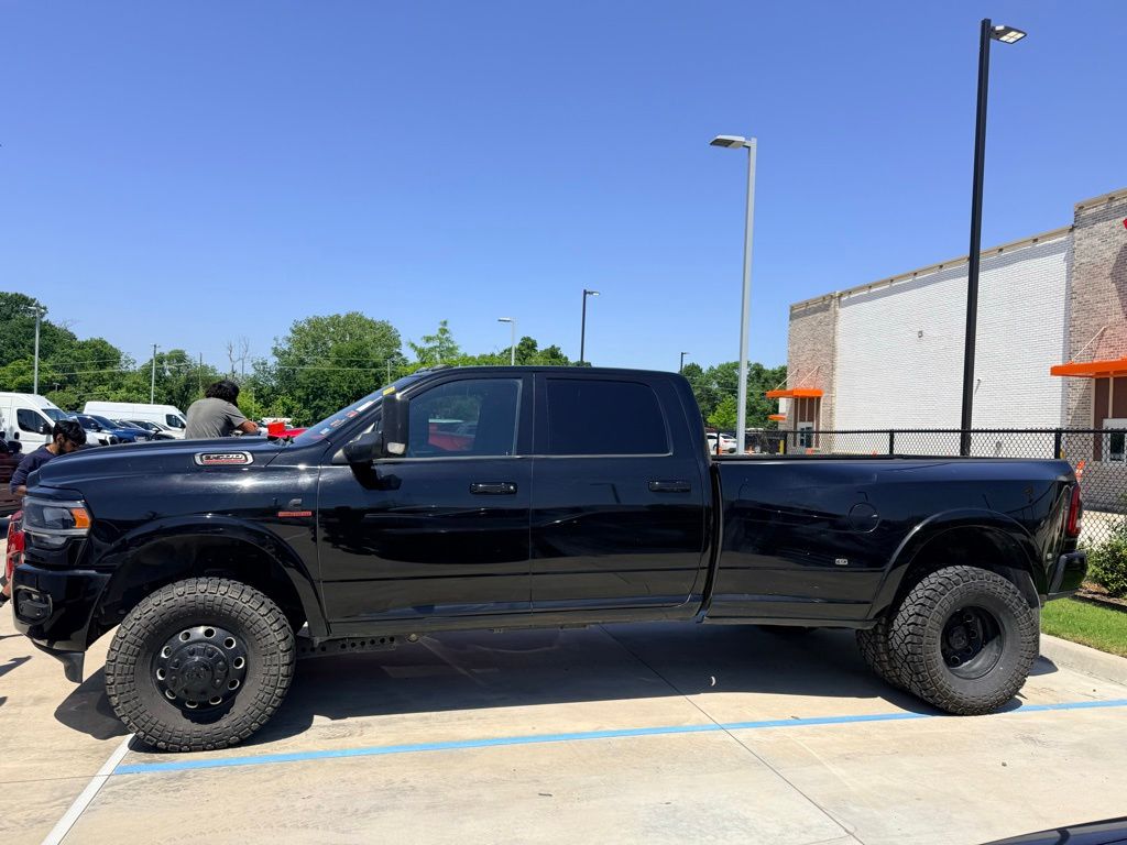 2022 Ram 3500 Crew Cab 