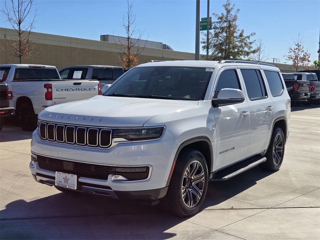 2022 Jeep Wagoneer Series III's photo