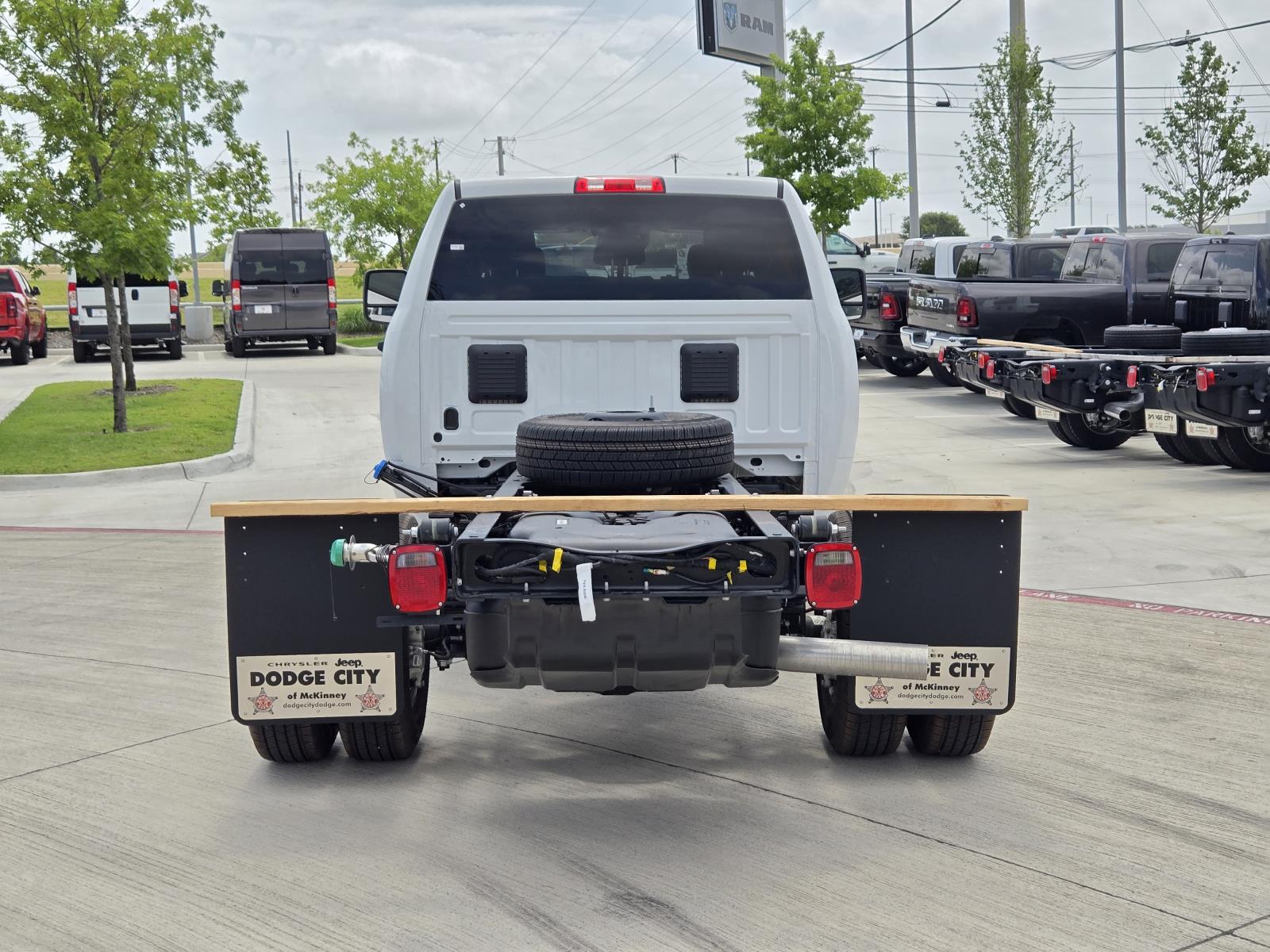 2025 Ram 3500 Tradesman photo 4